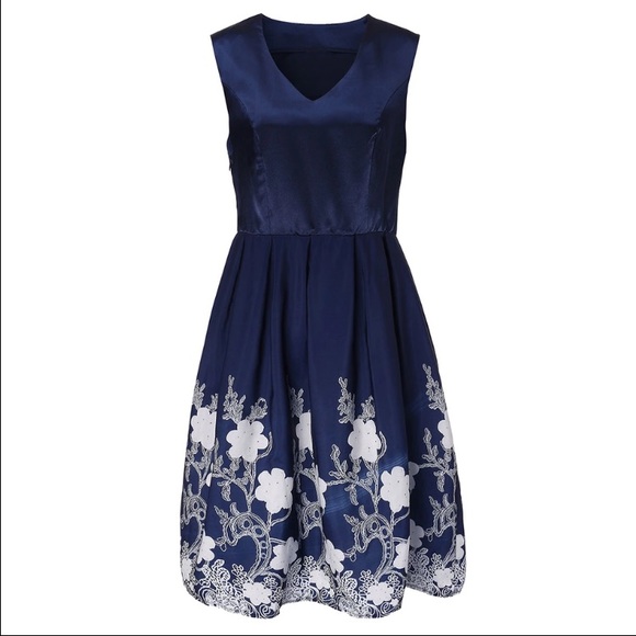 PLEATED DRESS - Picture 3 of 4